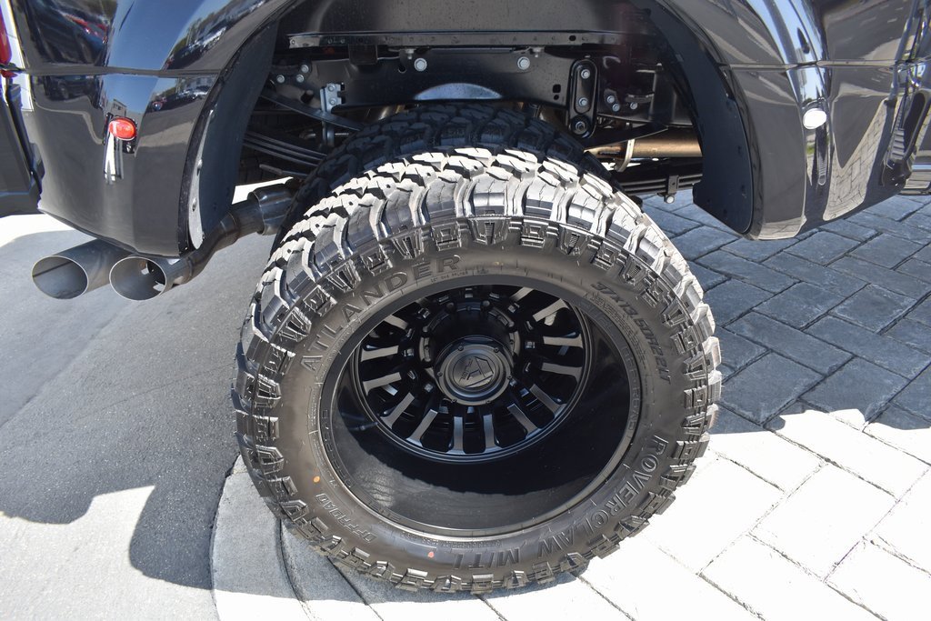 Used 2025 Ford F350 Lariat image 12