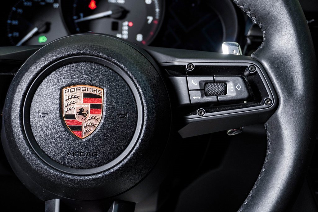 Certified 2025 Porsche Macan image 19