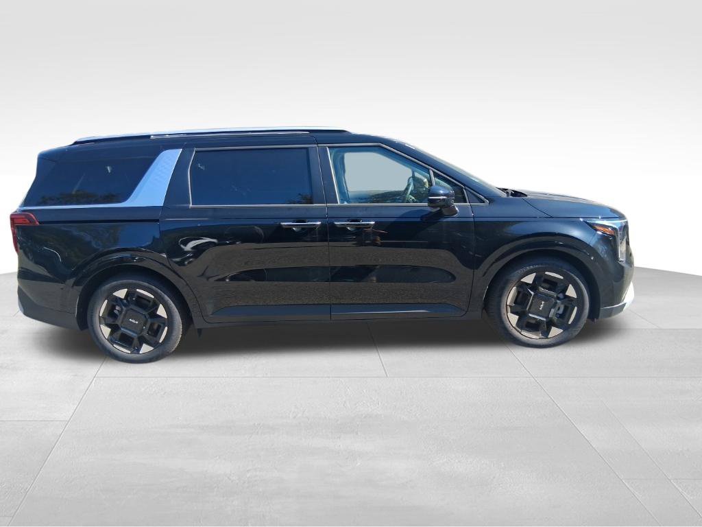 Certified 2026 Kia Carnival EX FWD image 4