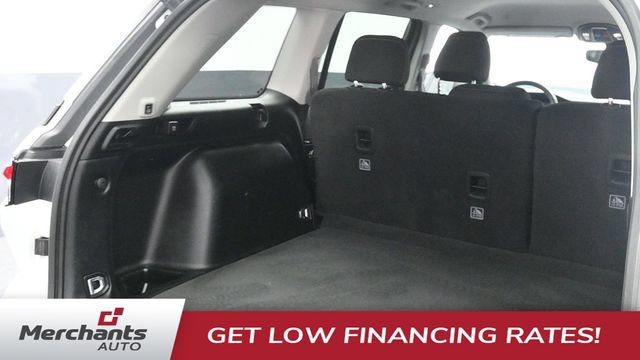 Used 2022 Jeep Grand Cherokee Laredo w/ Luxury Tech Group I AWD/4WD image 20