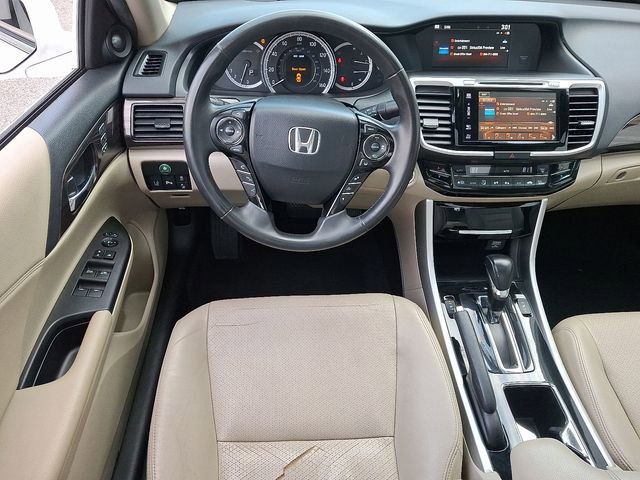 Used 2016 Honda Accord Touring image 12