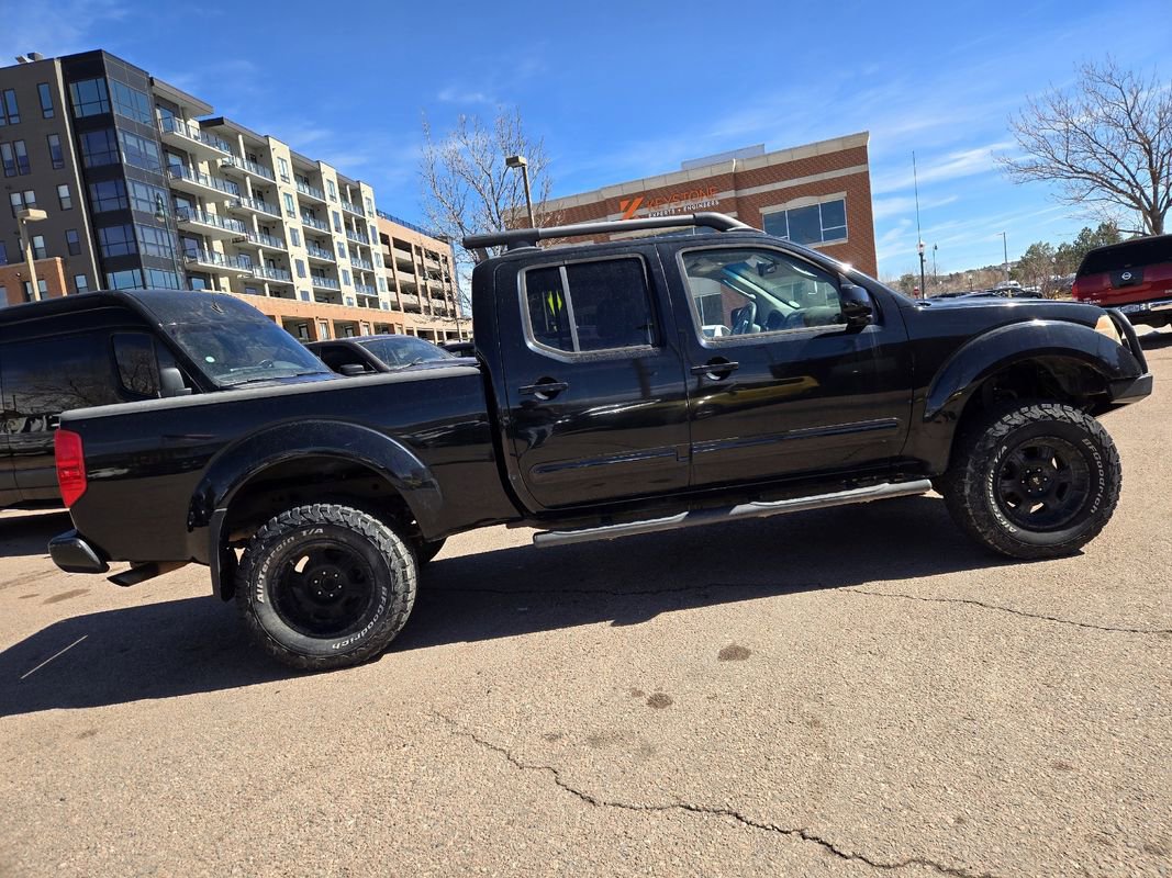 Used 2008 Nissan Frontier LE w/ Leather Pkg AWD/4WD image 11