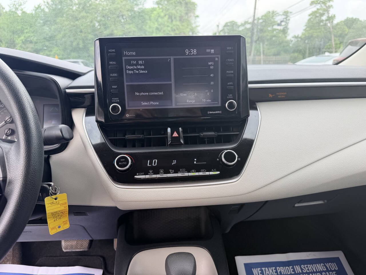 Used 2022 Toyota Corolla LE FWD image 22