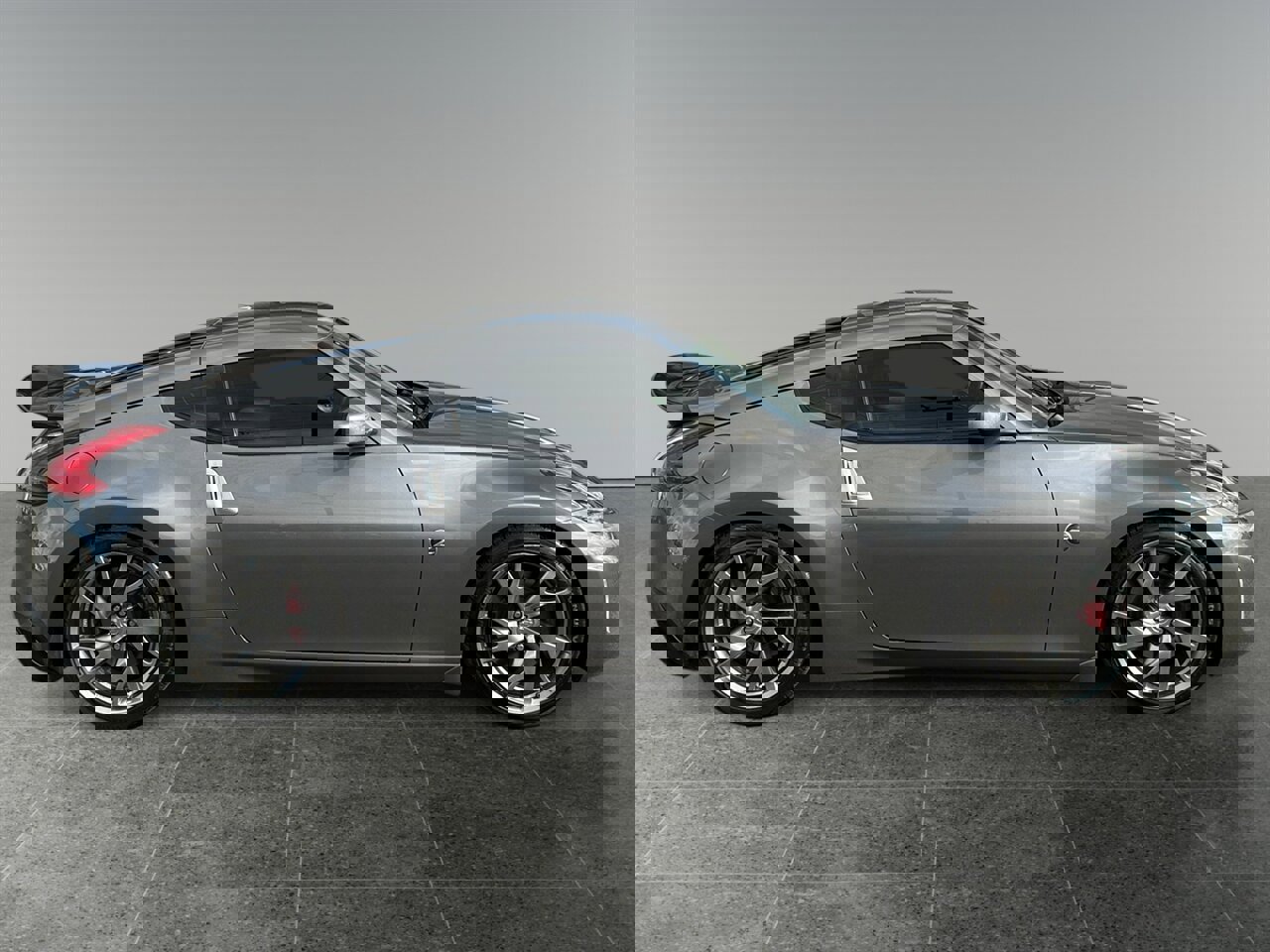 Used 2015 Nissan 370Z w/ Sport Package image 7