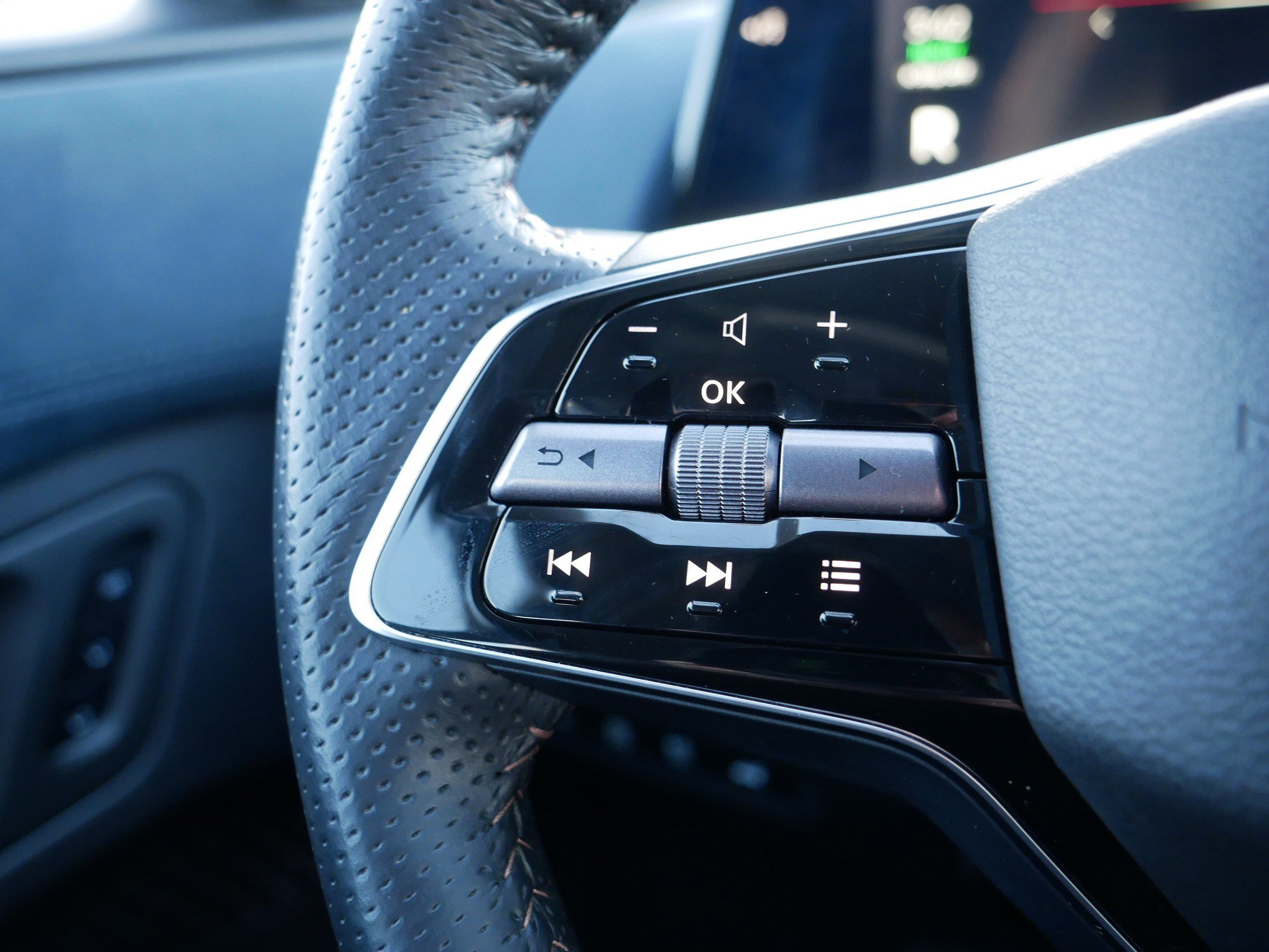 Certified 2023 Nissan Ariya image 28