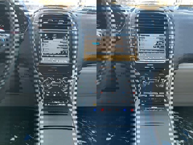 Used 2016 Lincoln MKX Reserve w/ Technology Package image 34