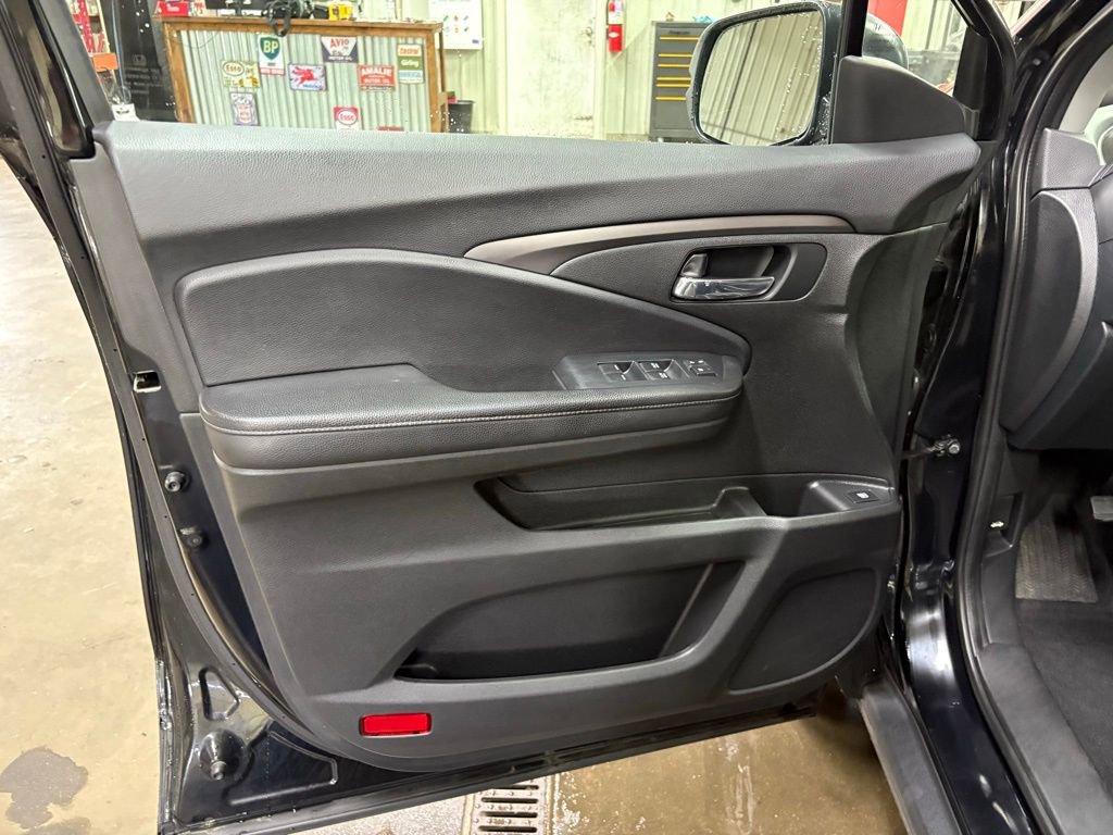 Used 2020 Honda Ridgeline RTL image 9