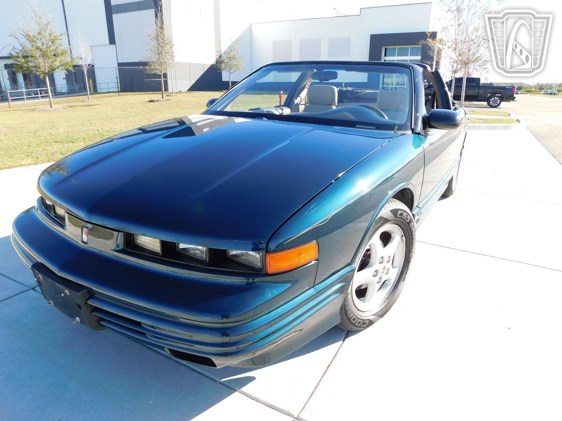 Used 1995 Oldsmobile Cutlass Supreme Convertible image 28