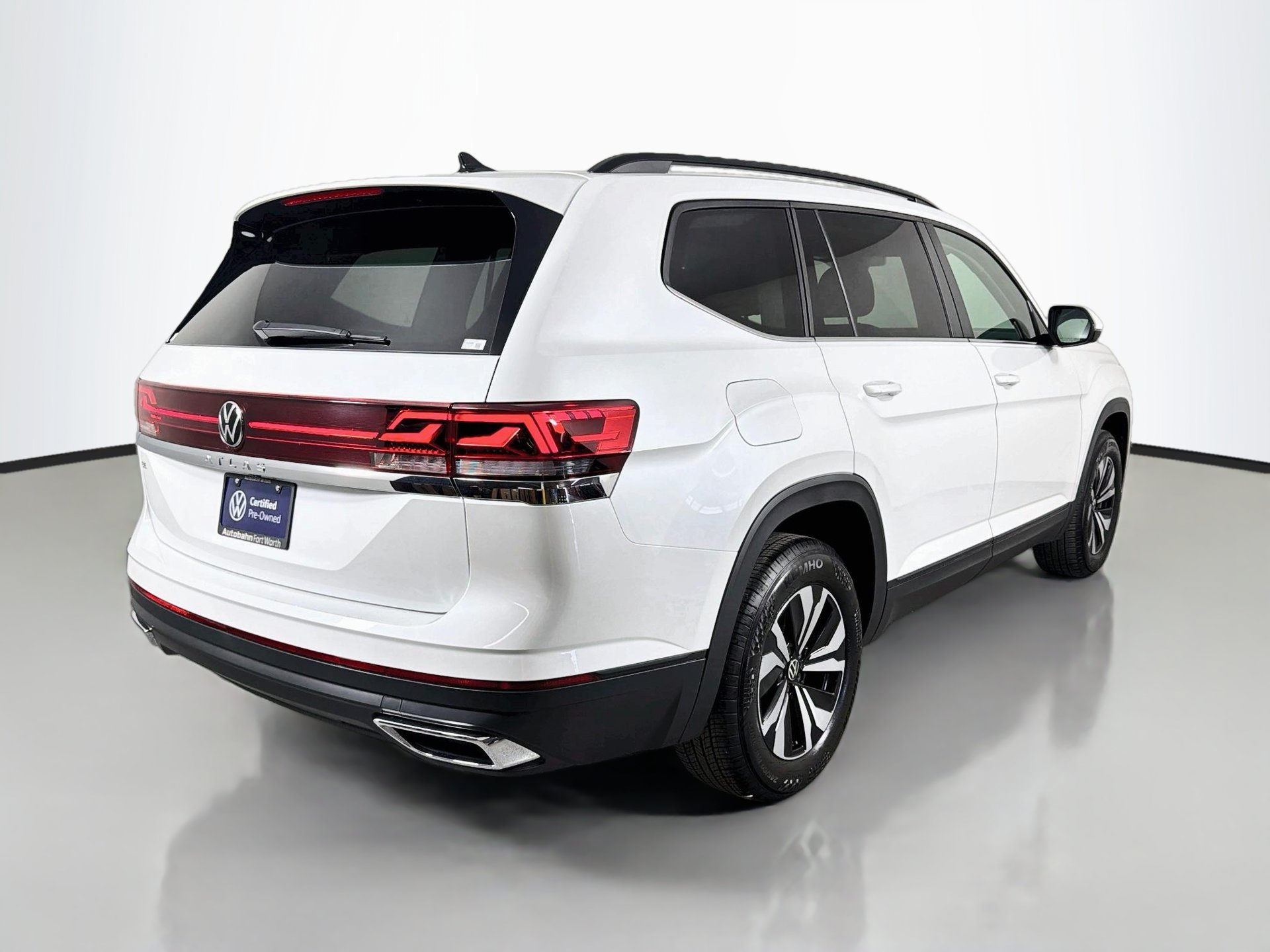 Certified 2026 Volkswagen Atlas SE FWD image 5
