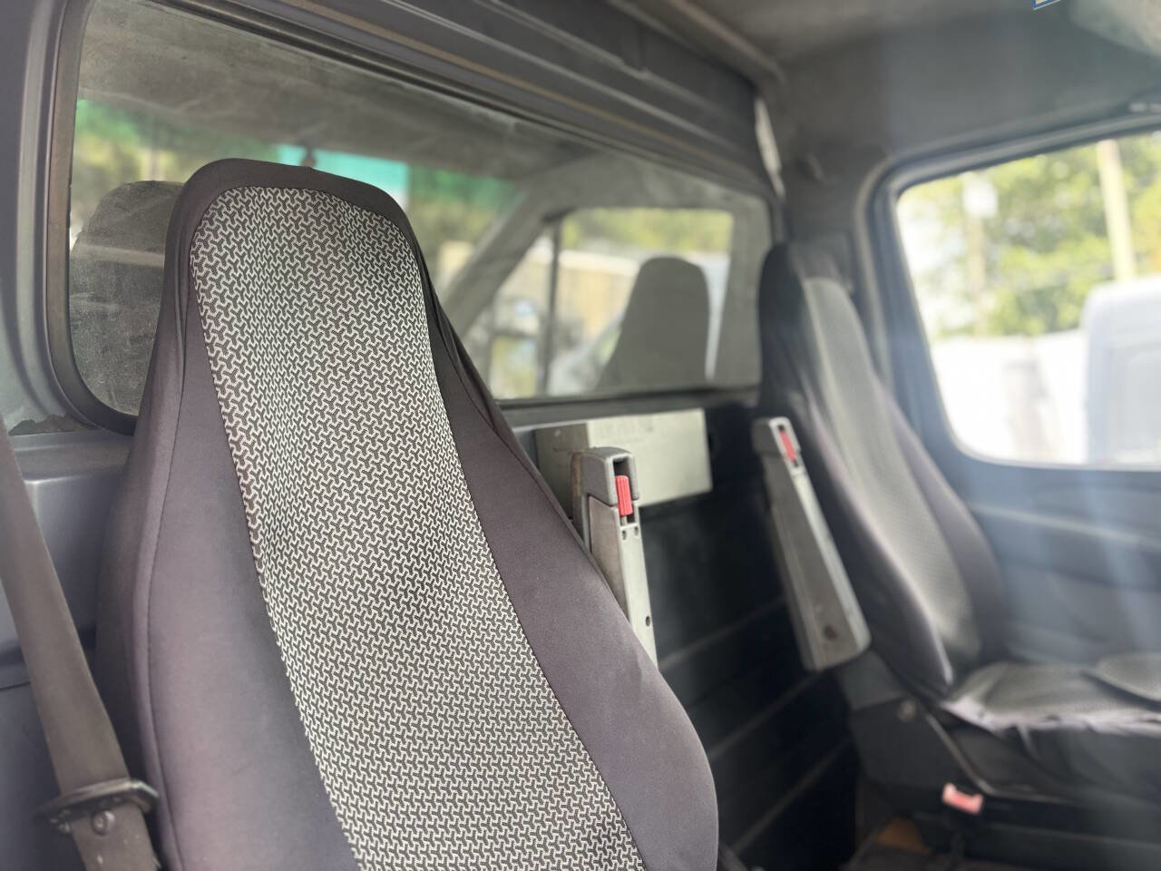 Used 2006 Dodge Sprinter 2500 w/ Window Group II image 18