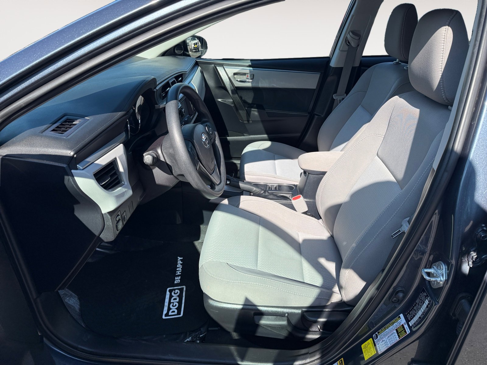 Used 2016 Toyota Corolla LE image 10