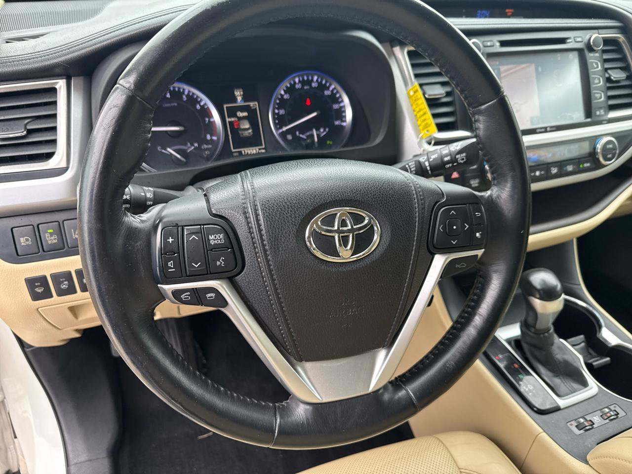 Used 2014 Toyota Highlander Limited Platinum AWD/4WD image 31