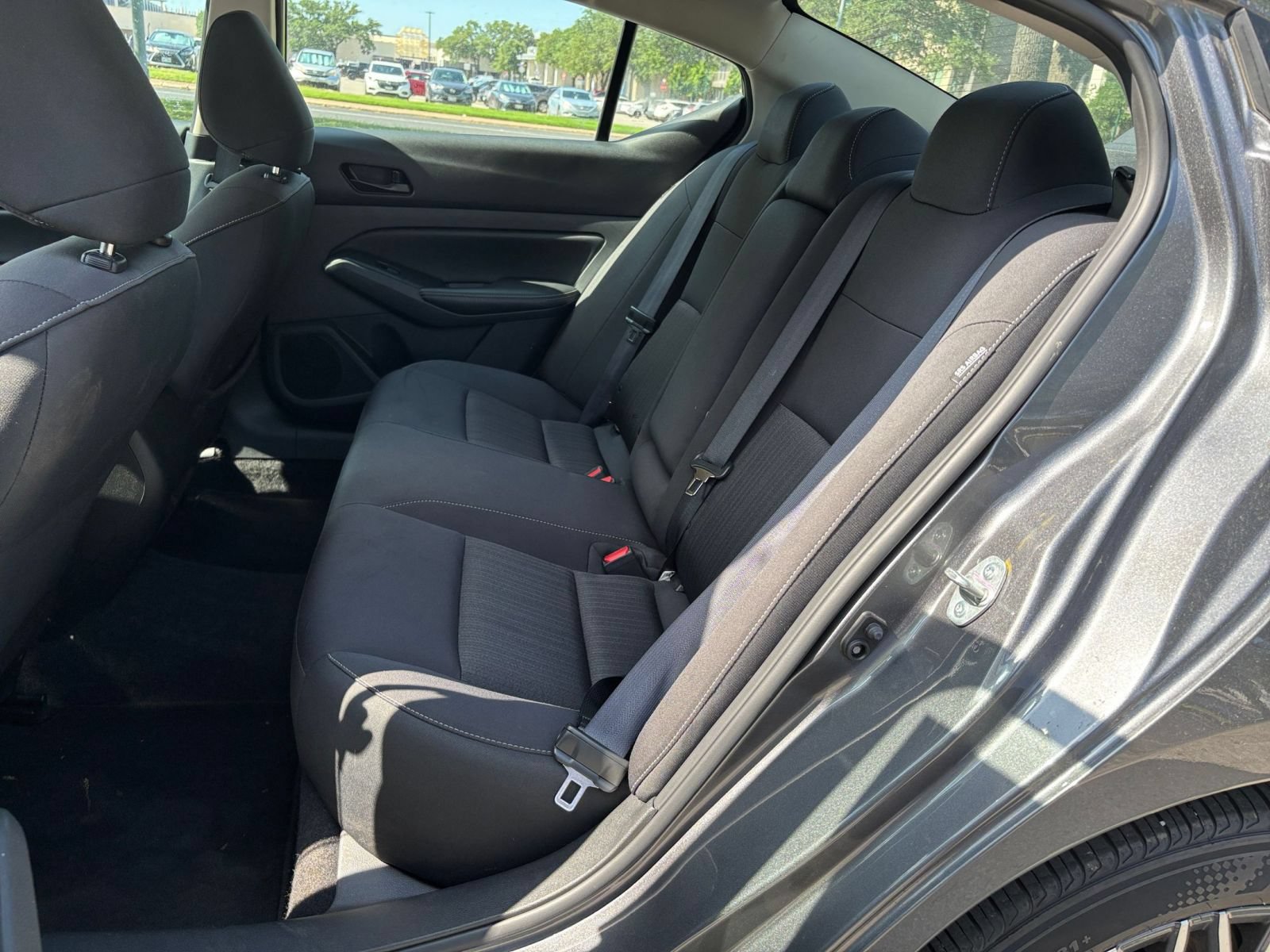 Used 2025 Nissan Altima 2.5 SV FWD image 21