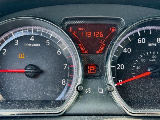 Used 2012 Nissan Versa SV FWD image 10