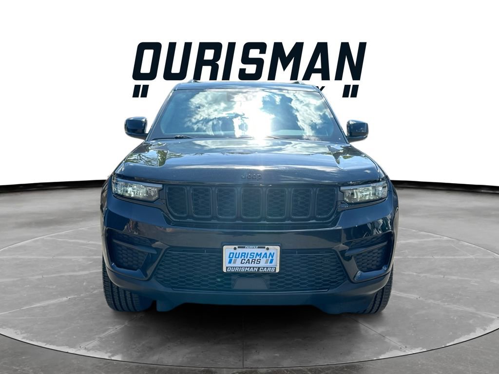 Used 2022 Jeep Grand Cherokee Altitude AWD/4WD image 8