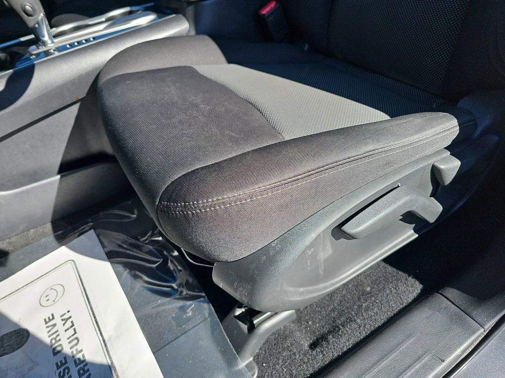 Used 2019 Nissan Pathfinder S image 32