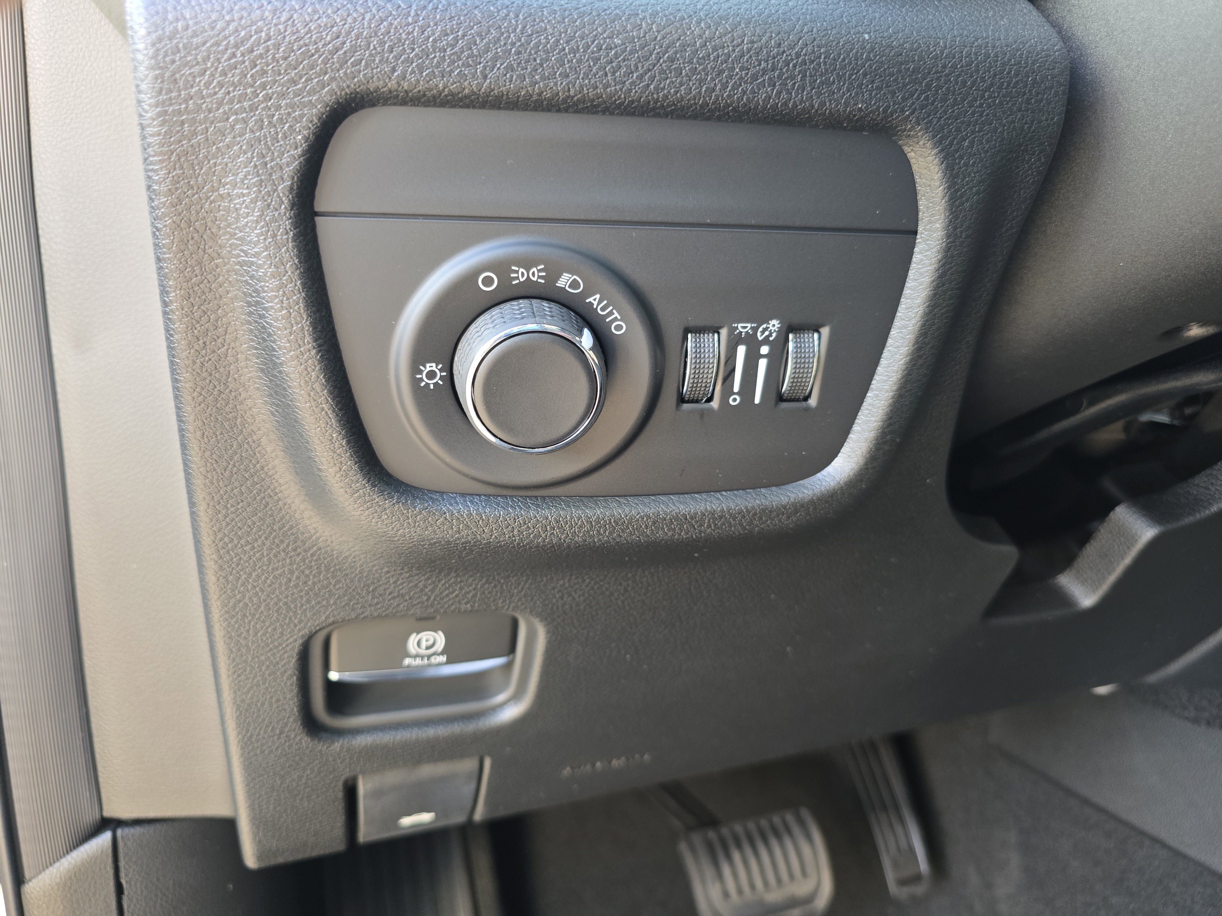 New 2025 Jeep Grand Cherokee Altitude image 20