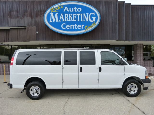 Used 2019 Chevrolet Express 3500 LT w/ LT Preferred Equipment Group RWD image 4