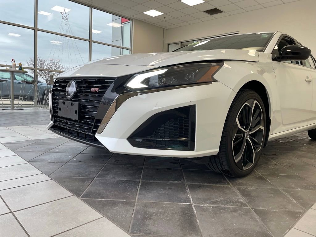 Used 2024 Nissan Altima 2.5 SR image 14