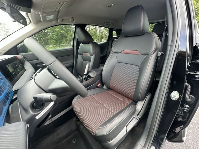 New 2025 Nissan Kicks SR FWD image 13