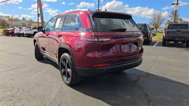 Certified 2023 Jeep Grand Cherokee Altitude image 2