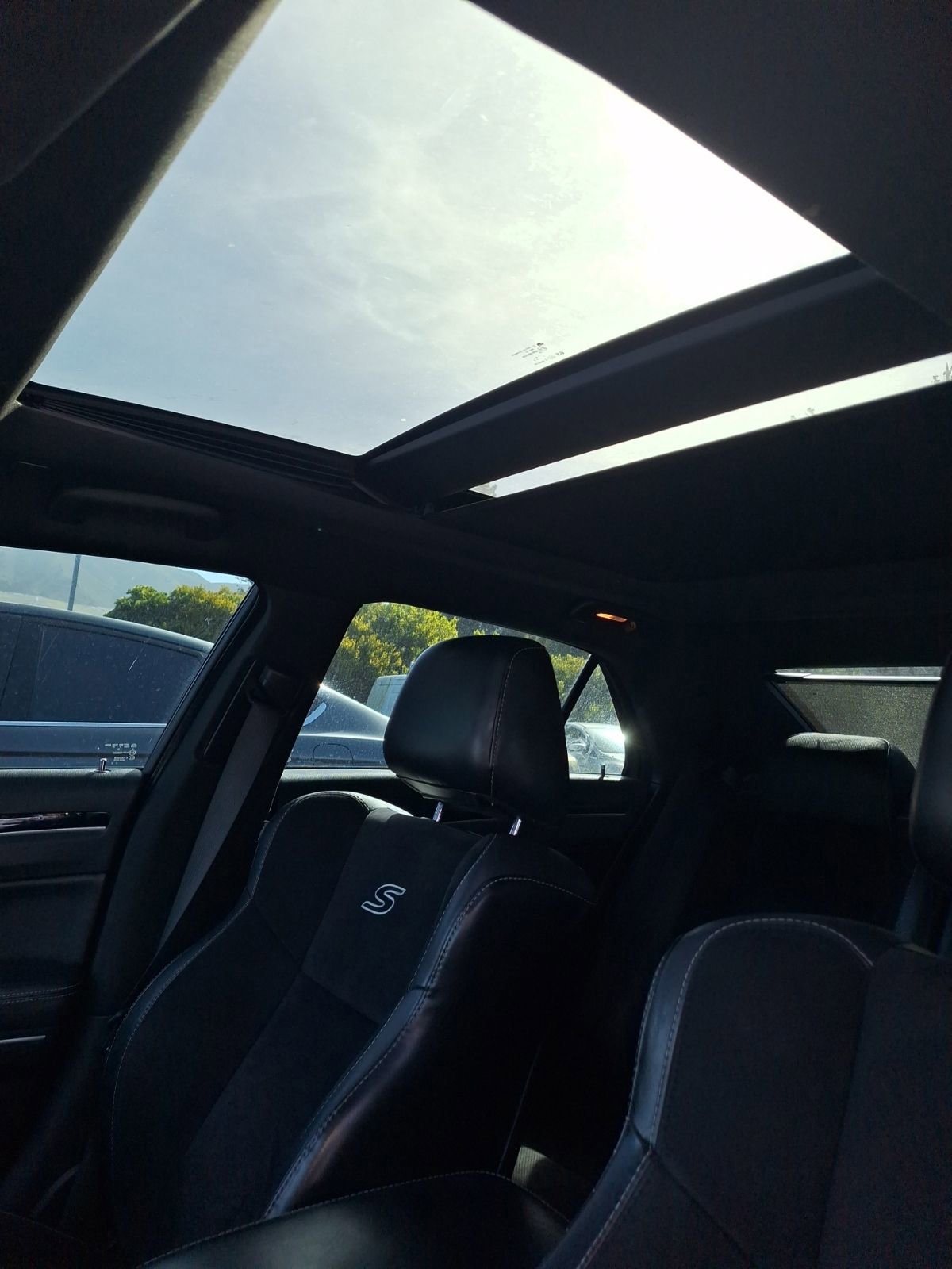 Used 2018 Chrysler 300 S w/ Safetytec Plus Group RWD image 15