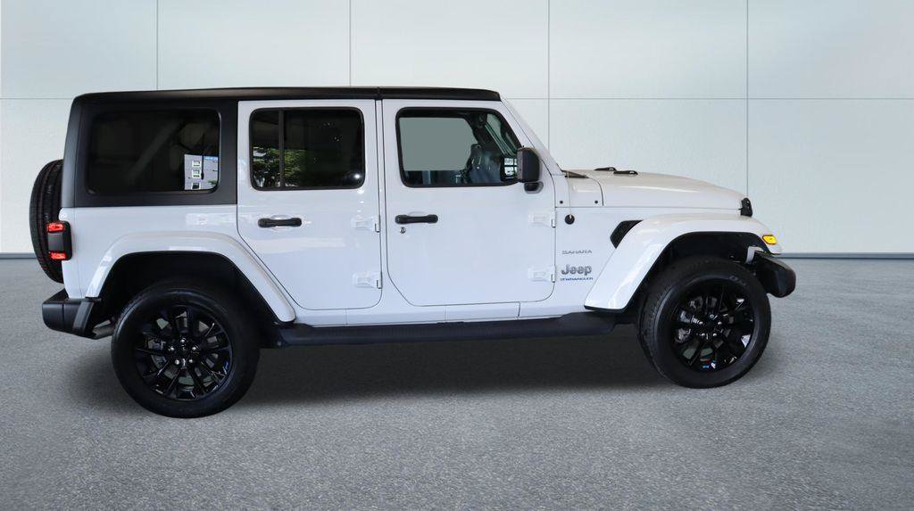 Used 2023 Jeep Wrangler Unlimited Sahara AWD/4WD image 9
