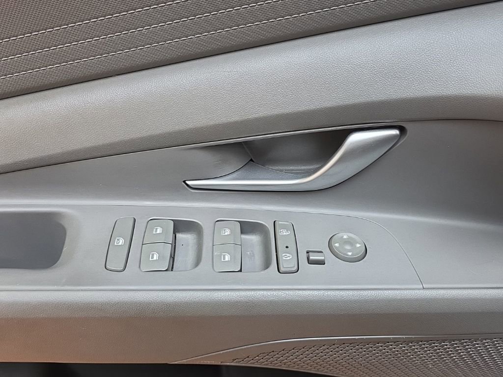 Used 2022 Hyundai Elantra Blue FWD image 22