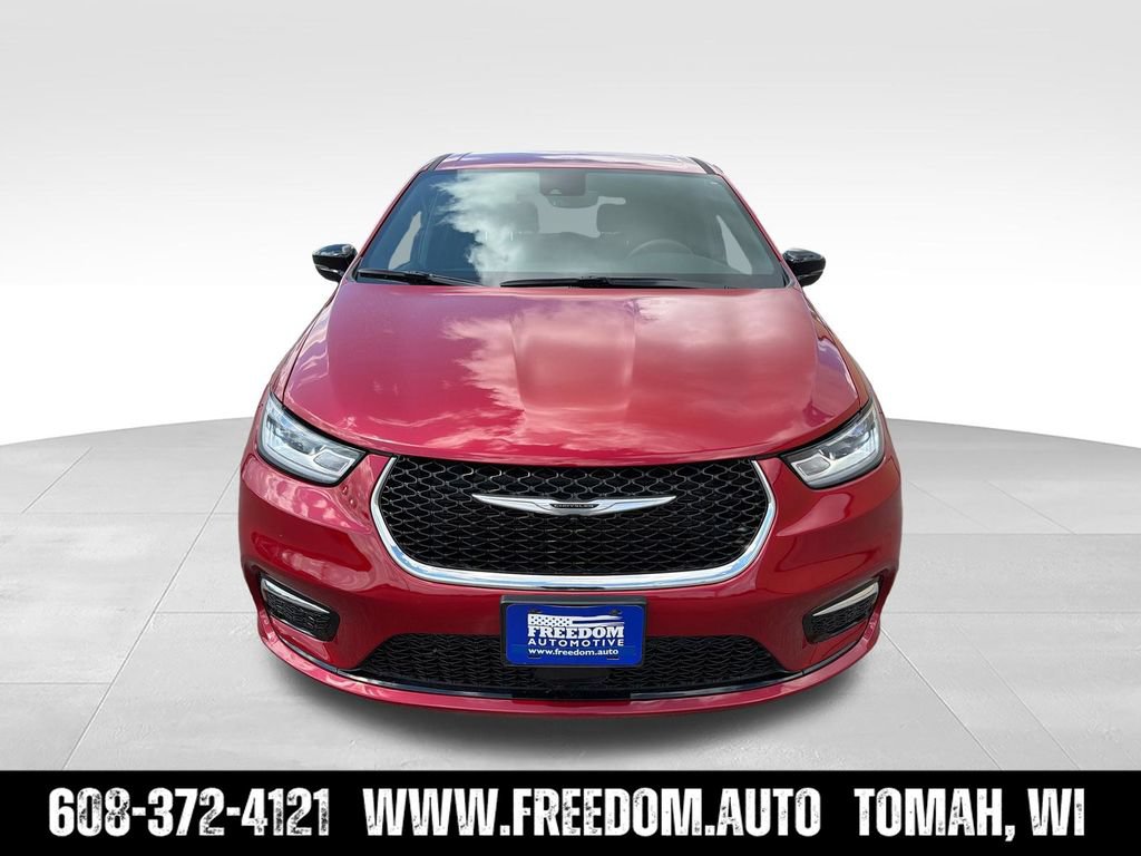 Used 2025 Chrysler Pacifica Select FWD image 16