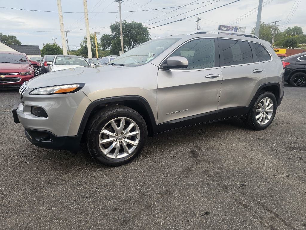 Used 2016 Jeep Cherokee Limited image 12