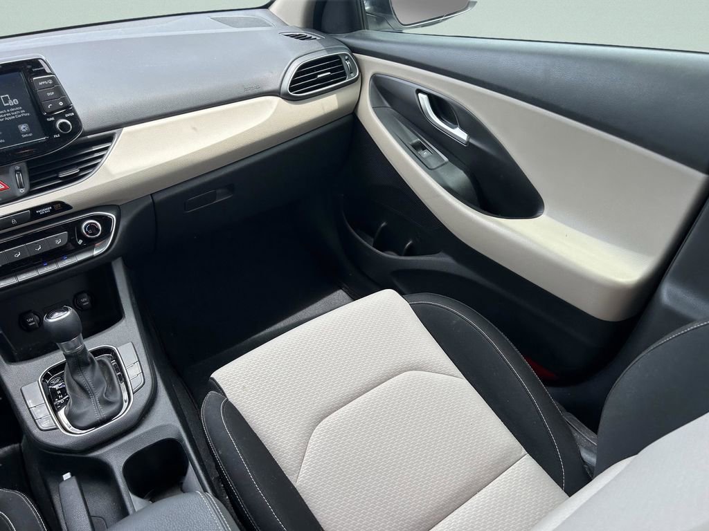 Used 2020 Hyundai Elantra GT FWD image 18