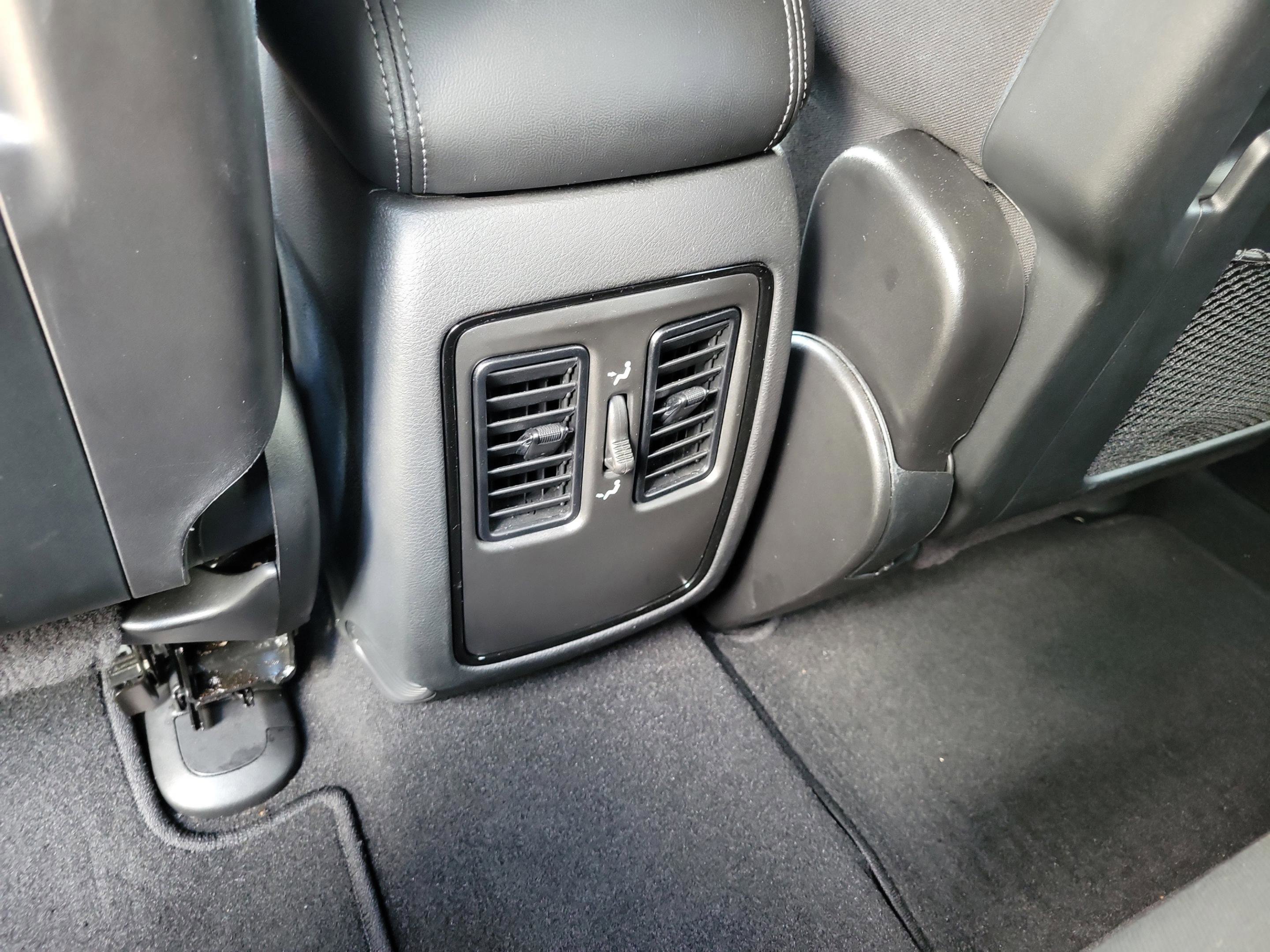 Used 2023 Dodge Durango SXT Launch Edition RWD image 12