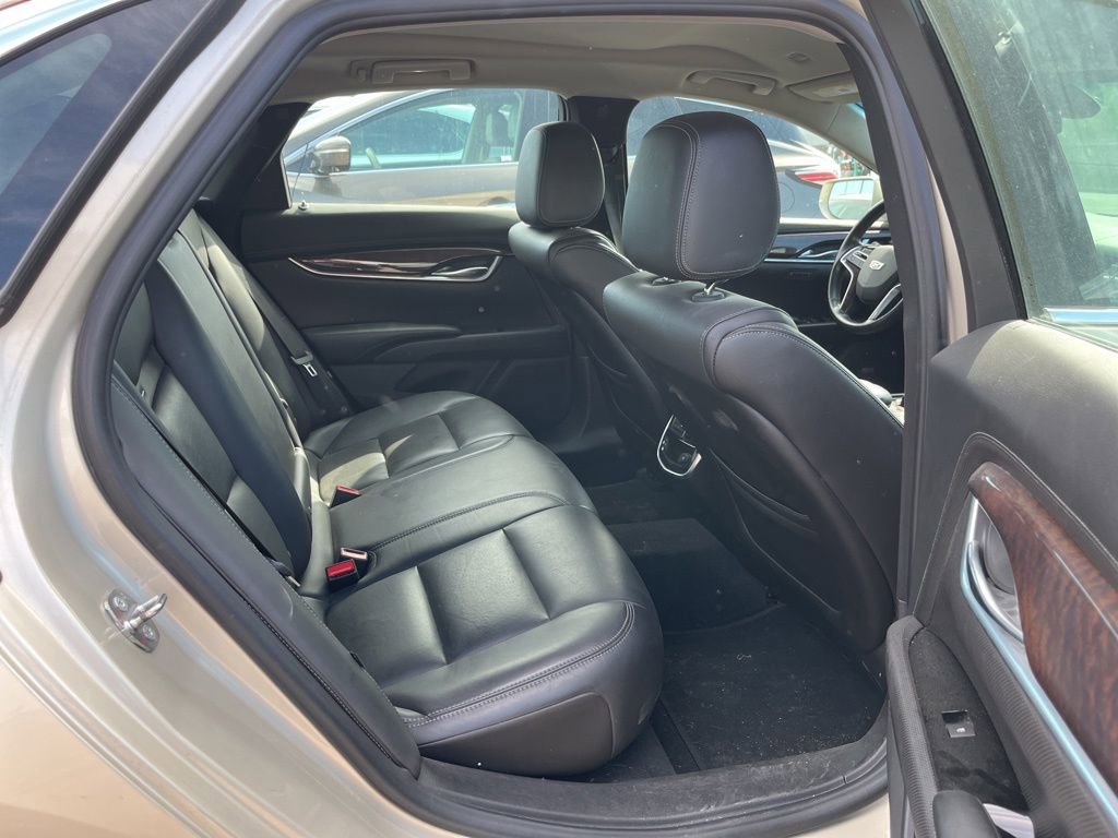 Used 2016 Cadillac XTS Luxury FWD image 3