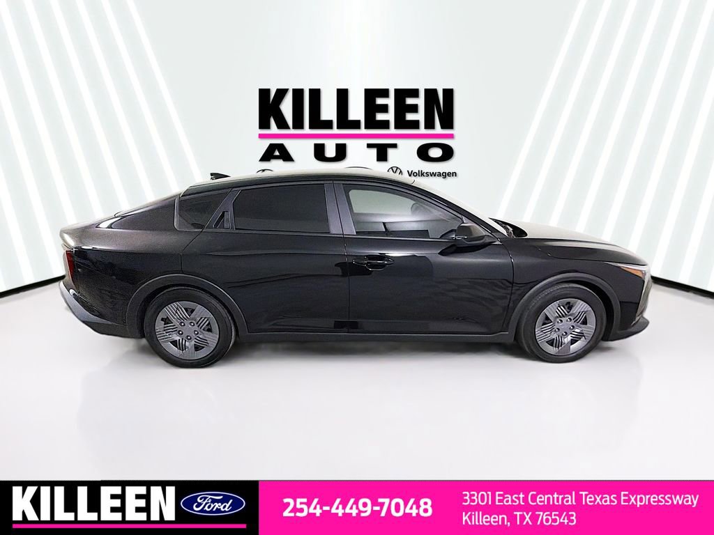 Used 2025 Kia K4 LX image 9