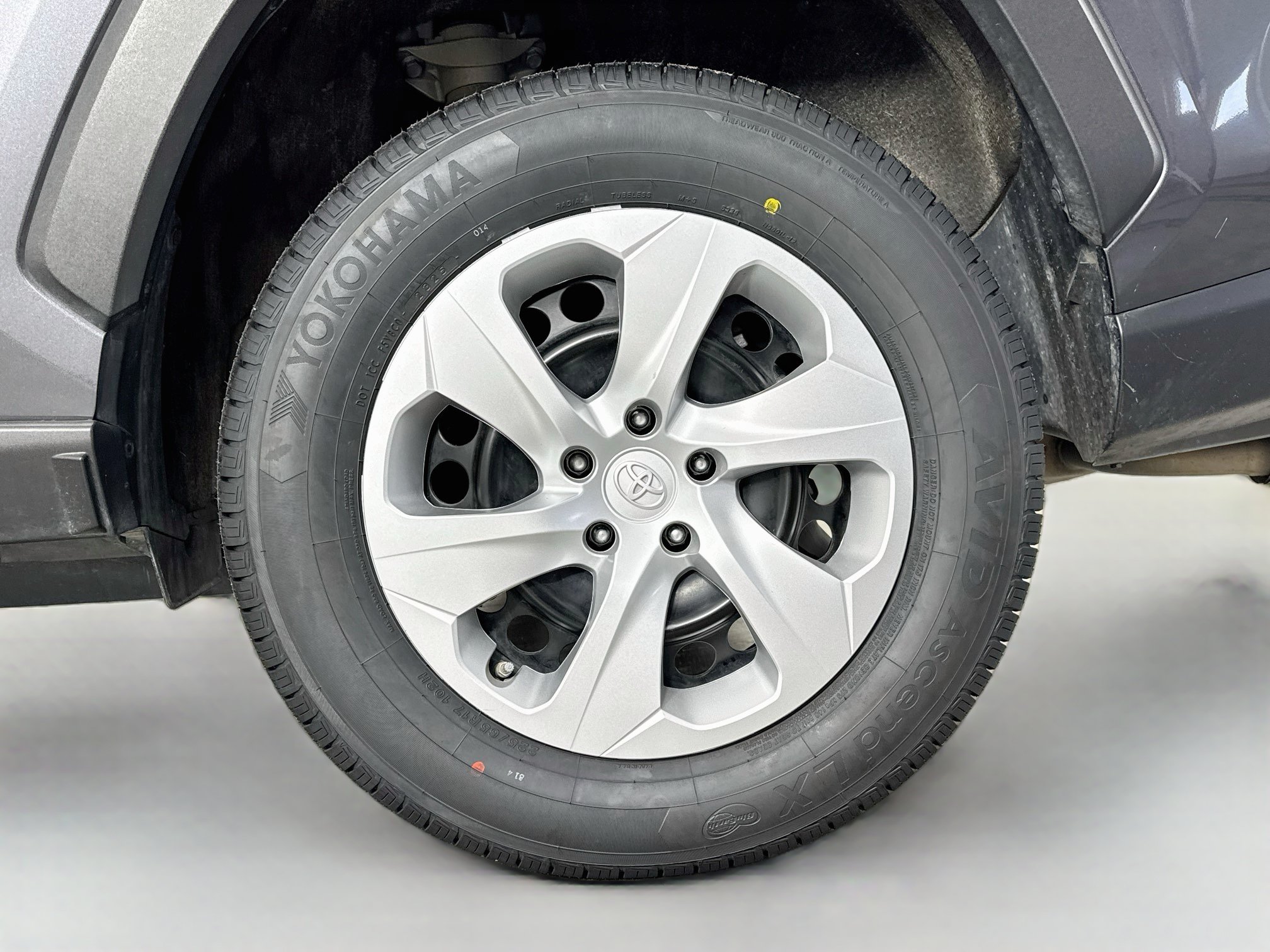 Certified 2025 Toyota RAV4 LE AWD/4WD image 30