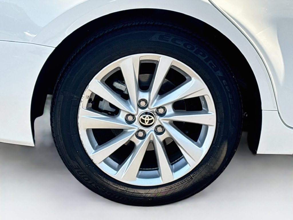 Used 2024 Toyota Camry LE FWD image 32