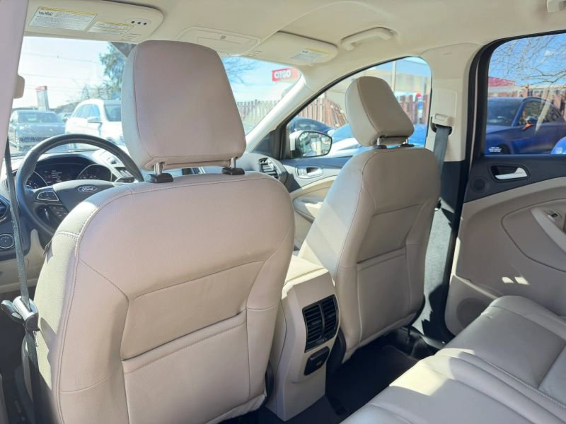 Used 2019 Ford Escape Titanium w/ U9j03 - Titanium Tow Package image 16