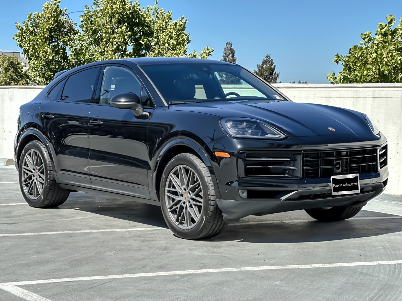 Certified 2025 Porsche Cayenne Coupe AWD/4WD image 11