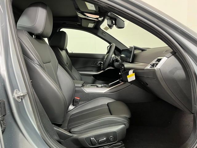 Used 2025 BMW 330i xDrive Sedan w/ Premium Package image 22