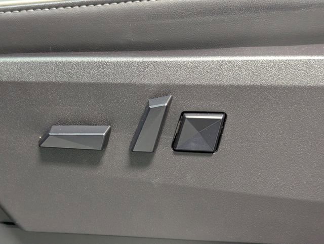 Used 2024 Tesla Cybertruck AWD Crew Cab image 11