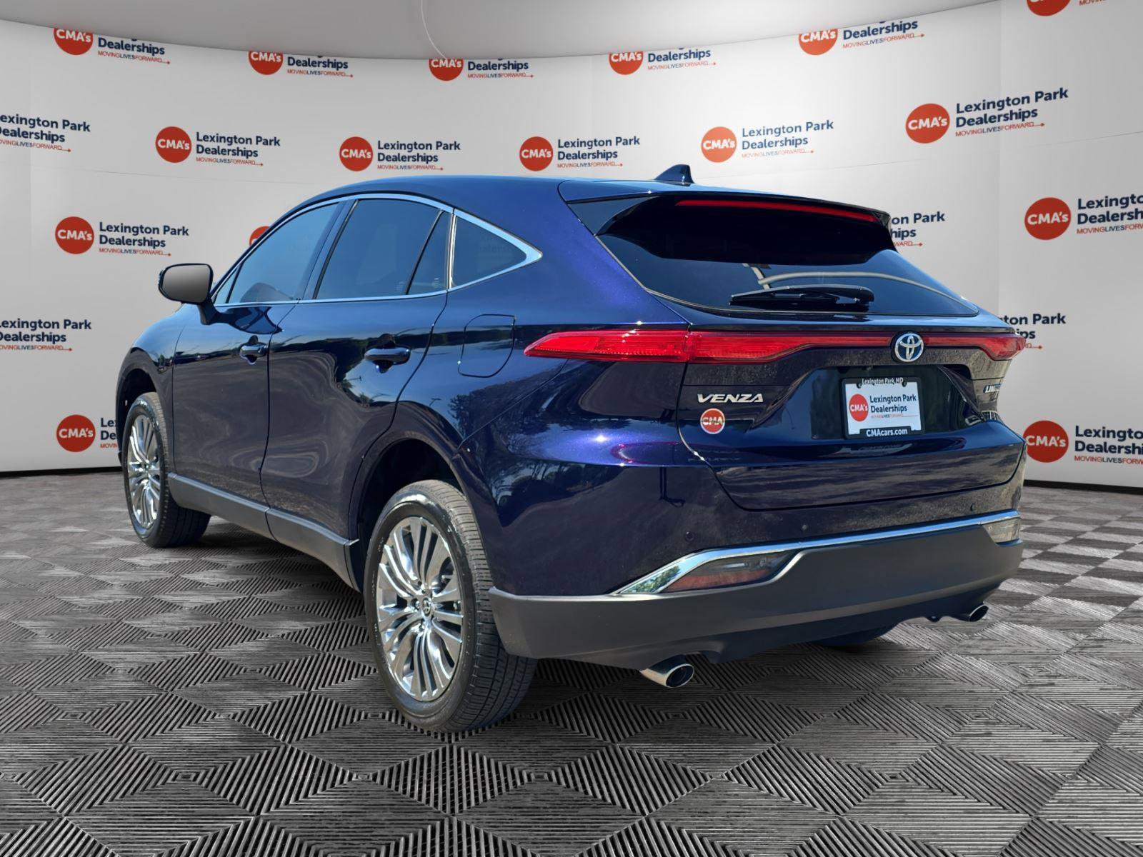 Used 2023 Toyota Venza Limited AWD/4WD image 5