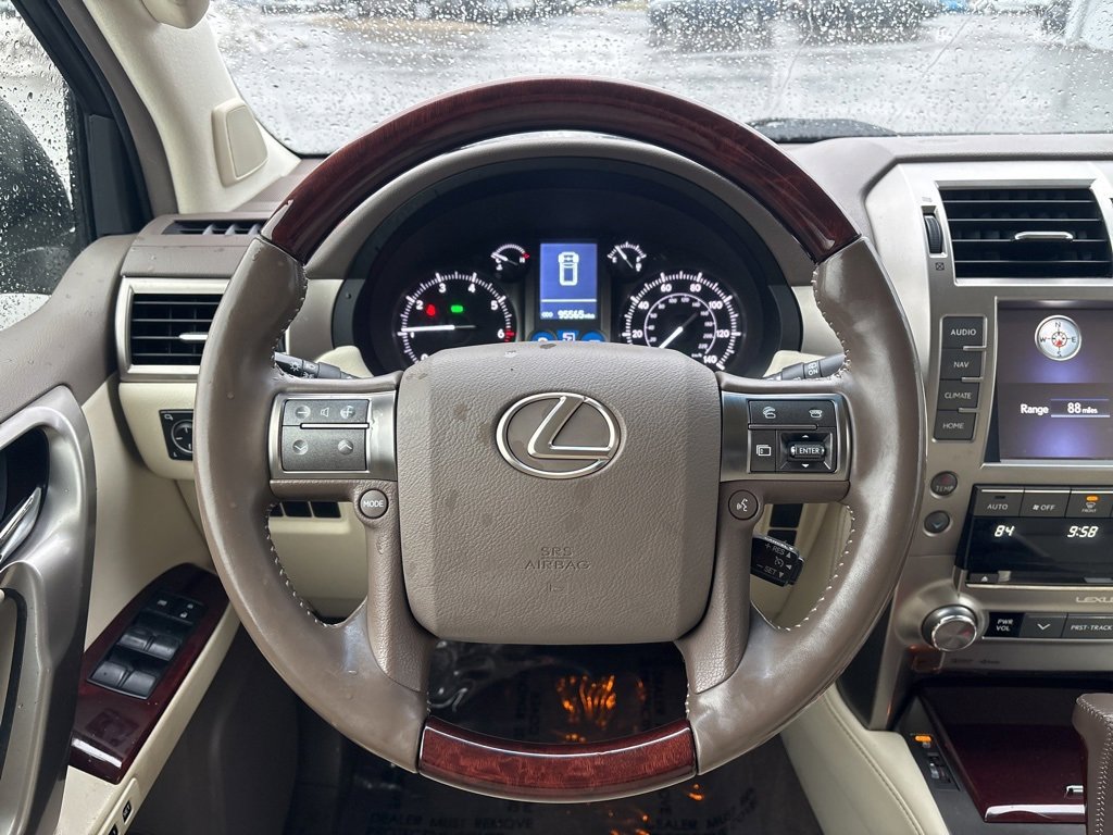 Used 2017 Lexus GX 460 image 16