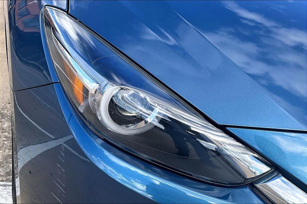 Used 2018 MAZDA MAZDA3 Grand Touring w/ Premium Equipment Package image 38