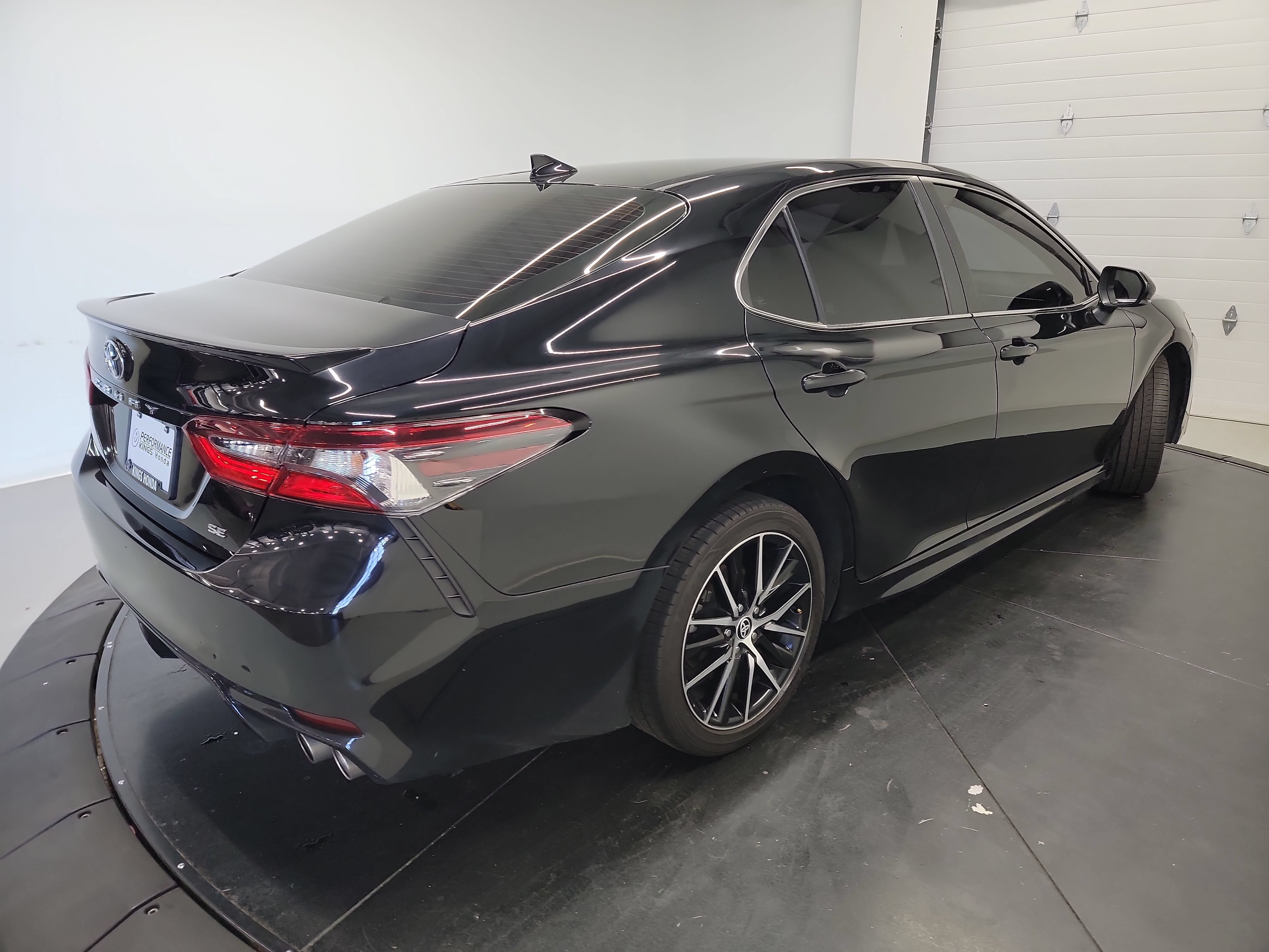 Used 2023 Toyota Camry SE w/ Convenience Package FWD image 9