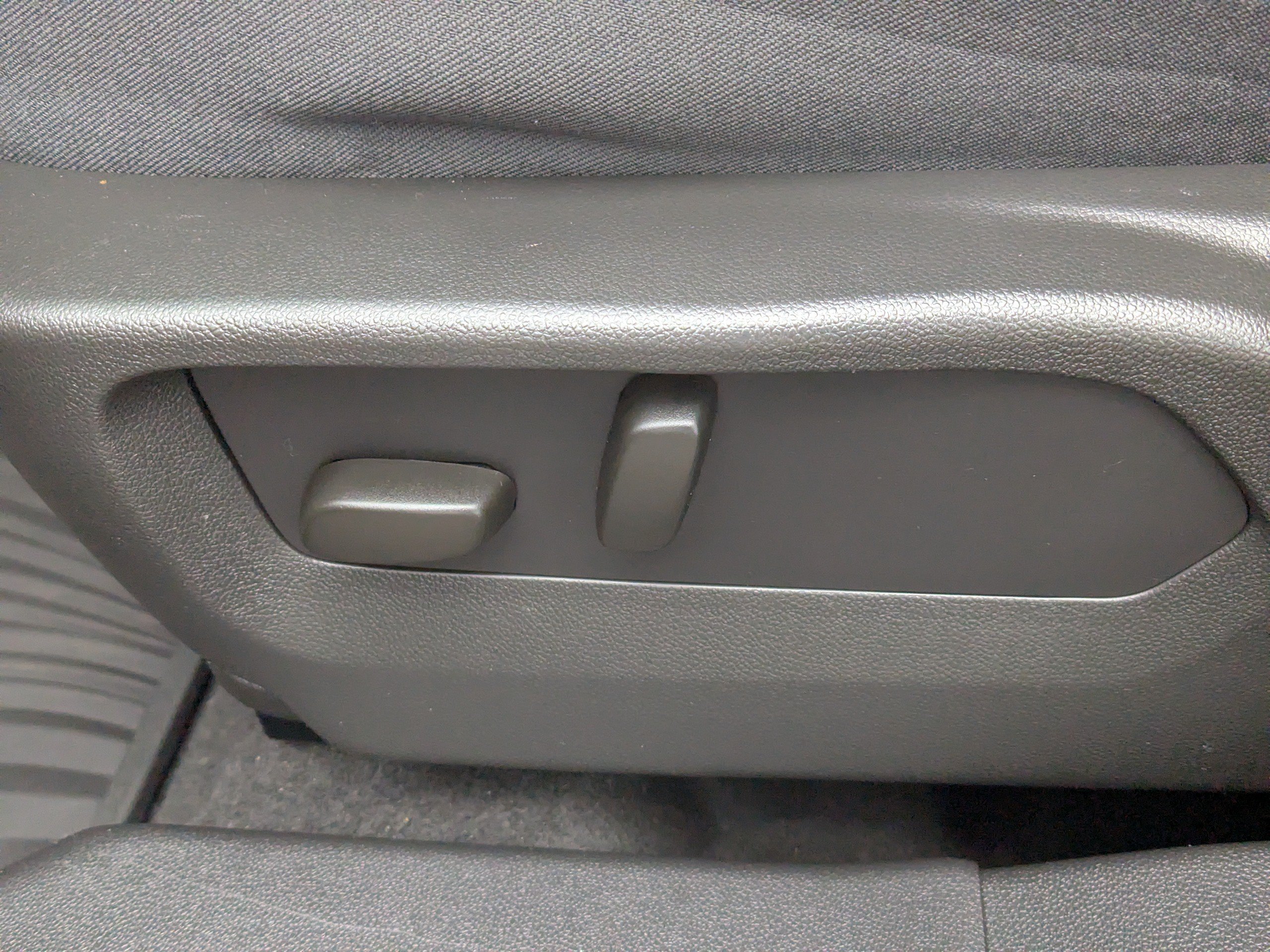 Used 2023 Buick Envision Avenir AWD/4WD image 18