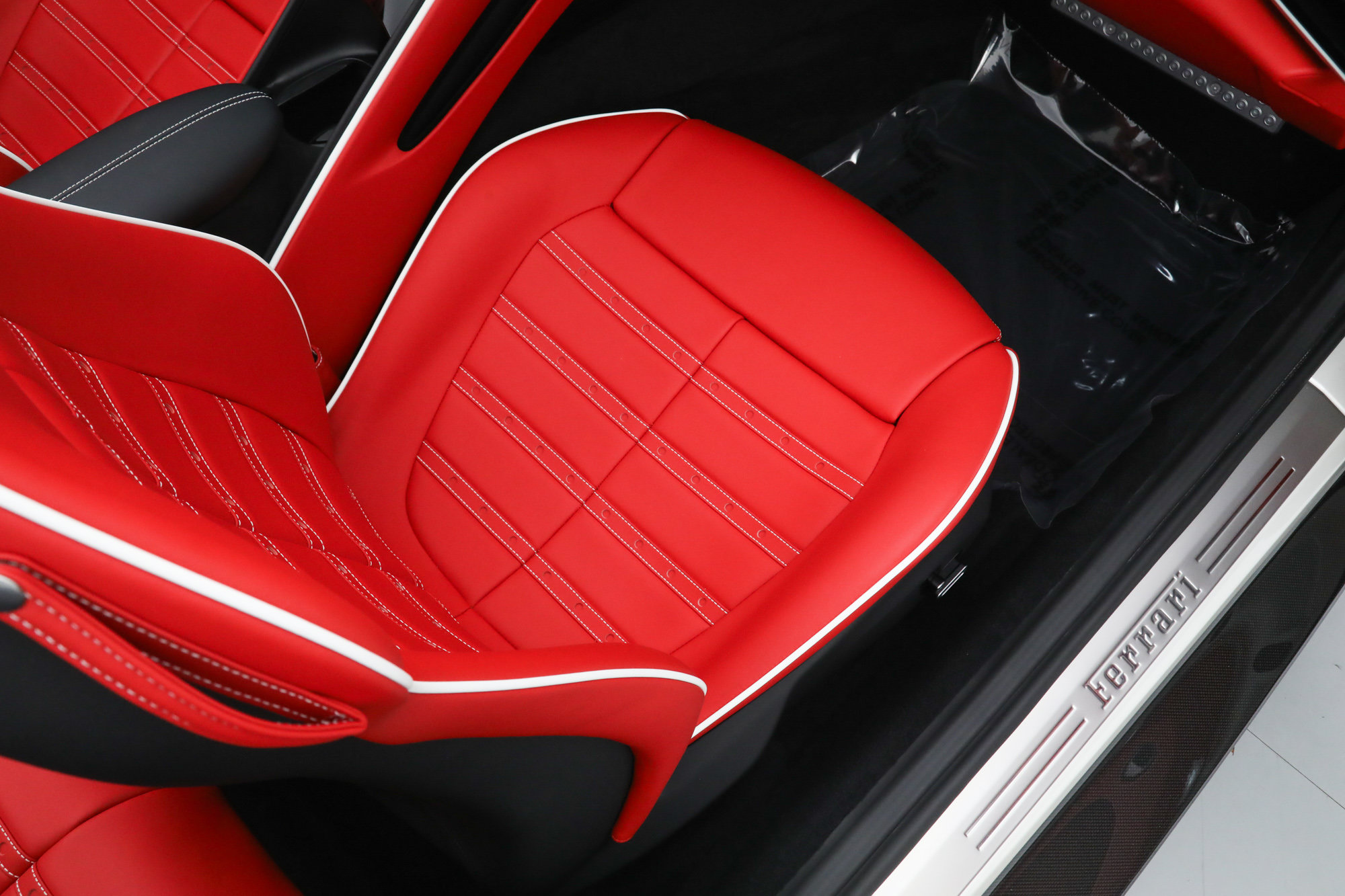 Certified 2025 Ferrari Roma Spider RWD image 24