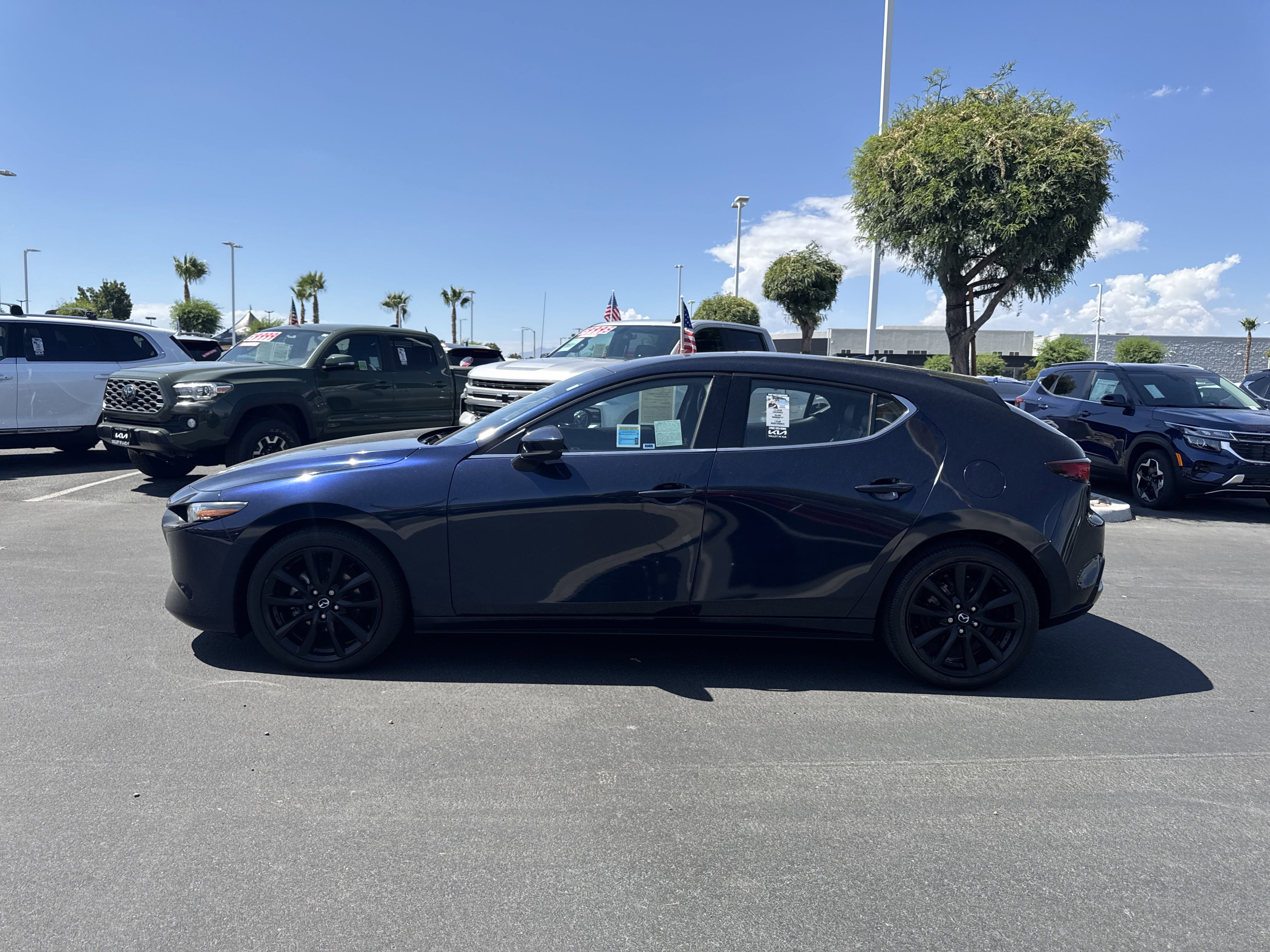 Used 2019 MAZDA MAZDA3 Hatchback w/ Premium Package image 10