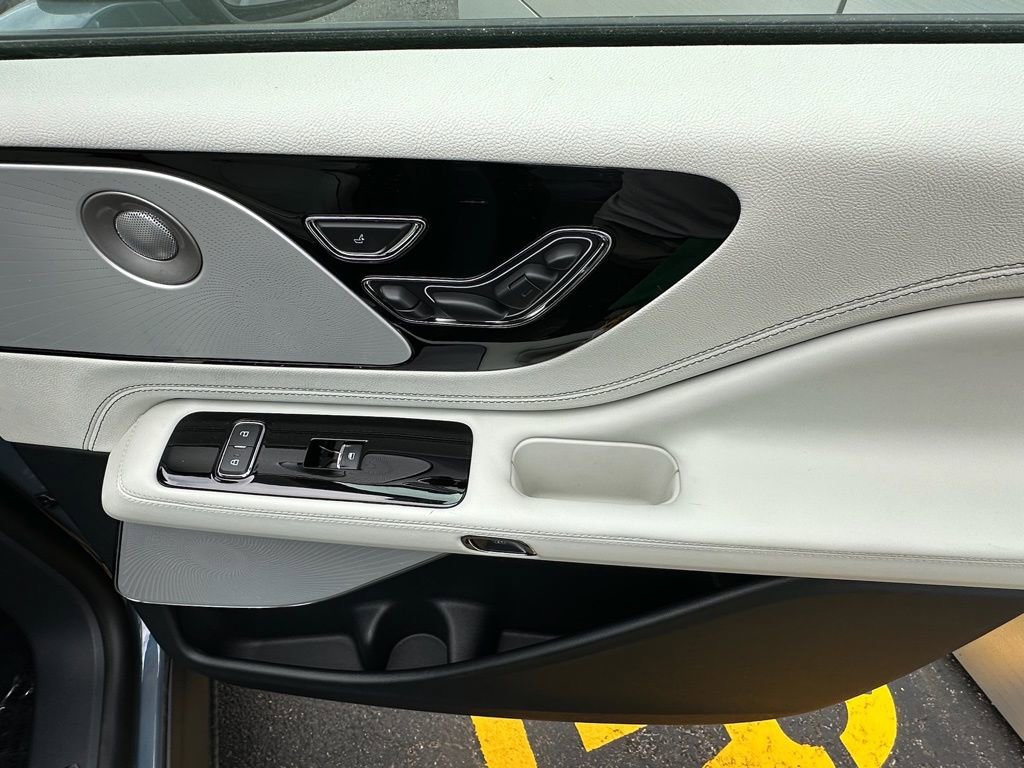 New 2026 Lincoln Aviator Black Label w/ Jet Appearance Package AWD/4WD image 24