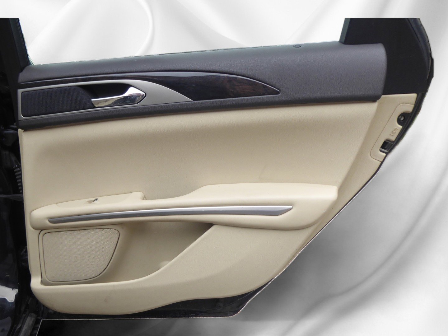 Used 2014 Lincoln MKZ w/ Equipment Group 101A Select image 14