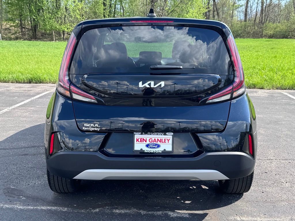 Used 2024 Kia Soul EX w/ Option Group 015 FWD image 10